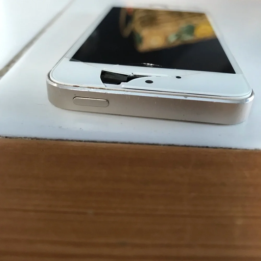 Apple iPhone 5S CDMA — For Parts / Does Not Work